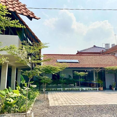 Fx Stay & Coffee Yogyakarta Exteriör bild