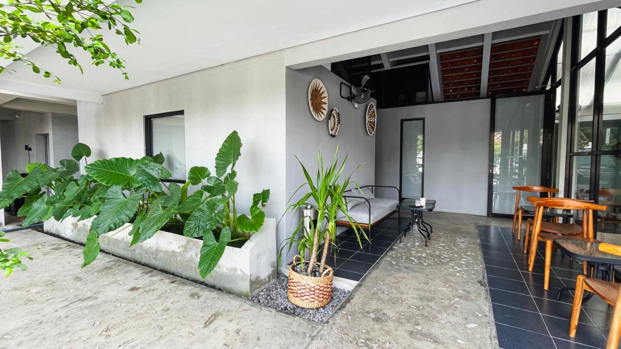 Fx Stay & Coffee Yogyakarta Exteriör bild